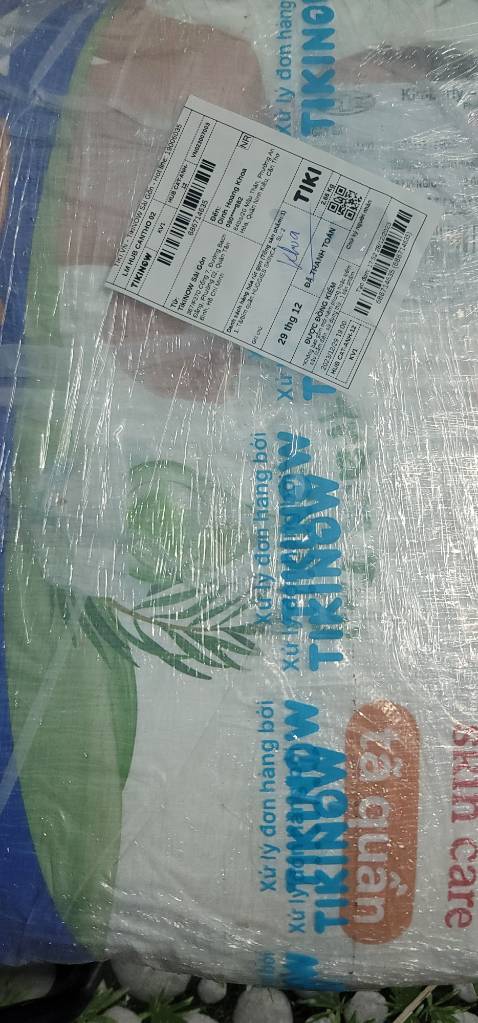 Hàng vẫn giao nhanh, đóng gói vẫn đẹp nhưng ko có quà như đã gọi tư vấn: " đặt trong hôm nay mới dc nhé anh,...". Thà đừng gọi hết mình vẫn mua đều đặn. Giờ thì hên xui đi.