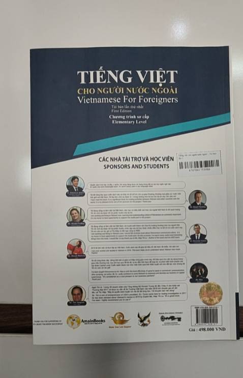 Sách rất phù hợp với người bắt đầu học tiếng Việt, giải thích ngữ pháp cặn kẽ, có phần ôn lại và luyện tập thực hành theo. Sách kèm theo CD nên thuận tiện cho  việc nghe và luyện nói. Bọc hàng cẩn thận, giao hàng nhanh