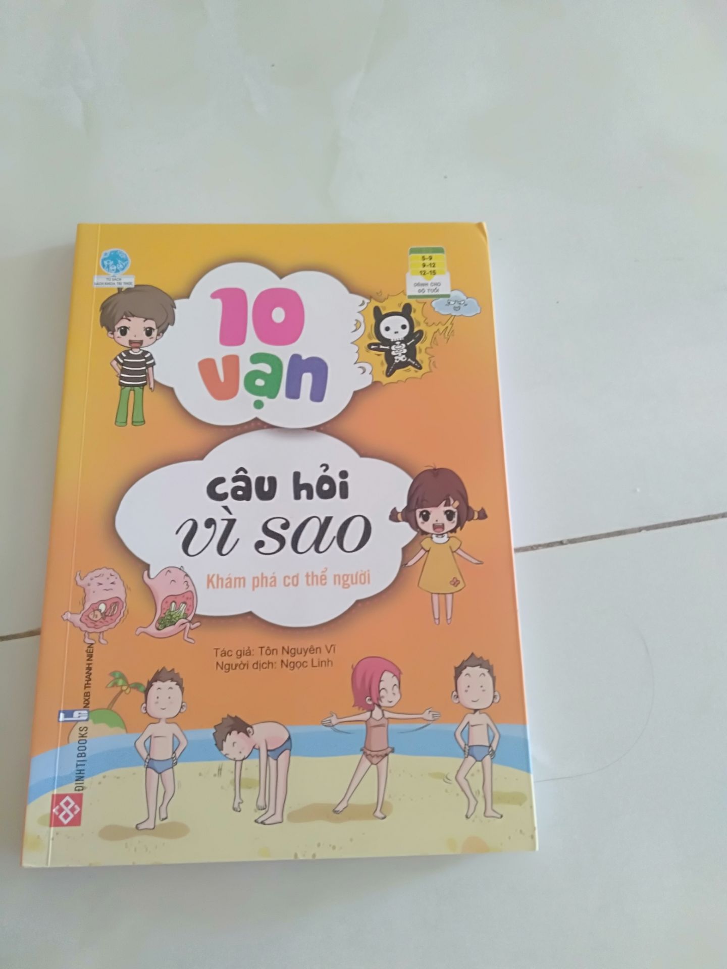 giao nhanh. sách hình ảnh ngộ nghĩnh bé rất thích.