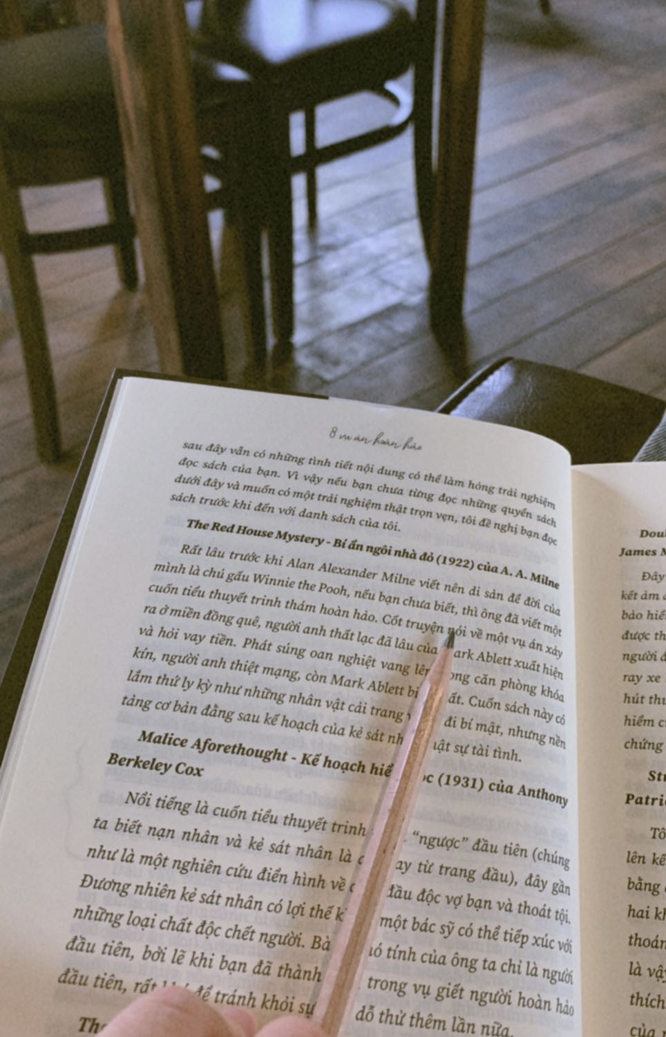 Đọc xong mới qua đây feedback, sách hay lắm, đúng kiểu giật gân kinh dị, plot twist, dịch mượt, đặc biệt là cuốn này spoil 8 cuốn trinh thám kinh điển (vì g.iết người theo bản danh sách 8 vụ án) tronh đó có vụ sát nhân abc và khoản bồi thường gấp đôi. Các chi tiết rất cuốn, nên đọc nhé