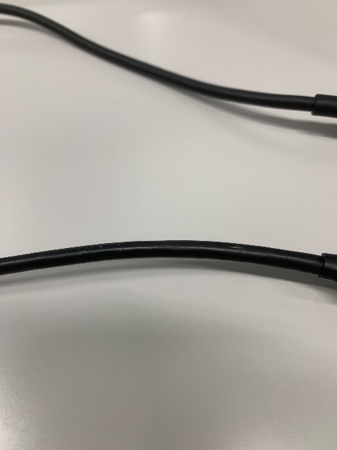 Chốt giữ két nước quá nhỏ và quá mong manh, dễ tuột rớt ra ngoài. Thấy phiêu quá!