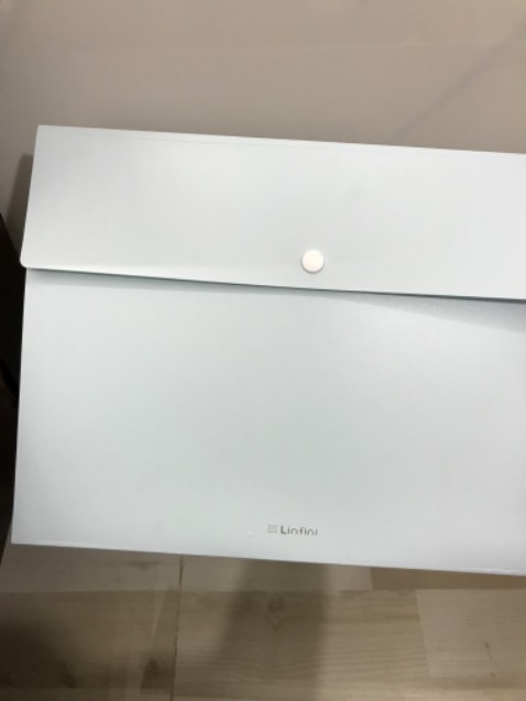 Thiết kế nhỏ gọn, đơn giản, màu sắc đẹp mắt. Nhiều ngắn. Đừng được nhiều tài liệu