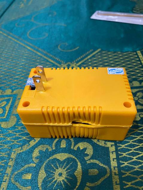 cắm điện sử dụng được 5' thì bộ đổi nguồn bì bốc khói, chất lượng quá tệ