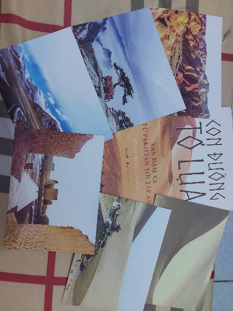 Sách tặng postcard đẹp, nội dung hay