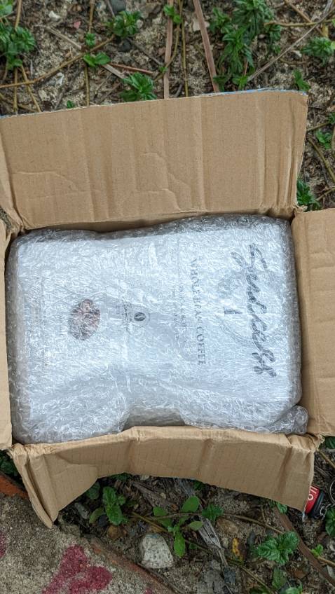 Đóng gói cẩn thận.bao bì đẹp giao hàng đúng hẹn.ok cho 5 sao