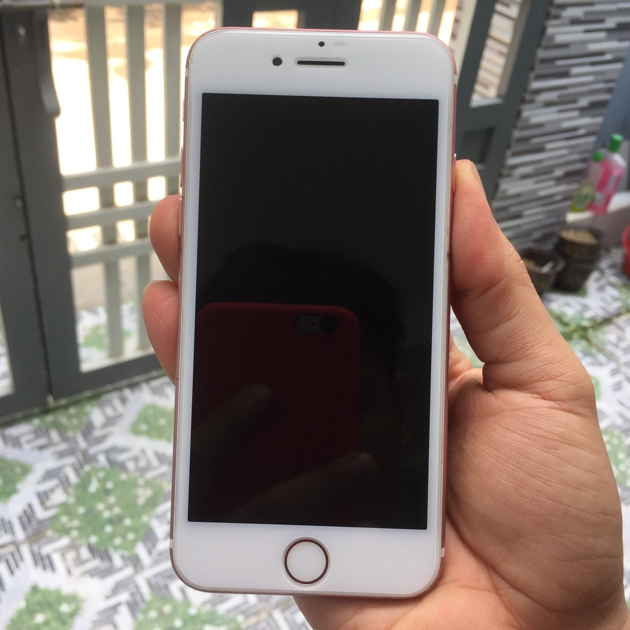 Kính cường lực dòng full, chuẩn, màn hình cảm ứng rất mướt. Rất hài lòng về sản phẩm và dịch vụ giao hàng của Tiki.