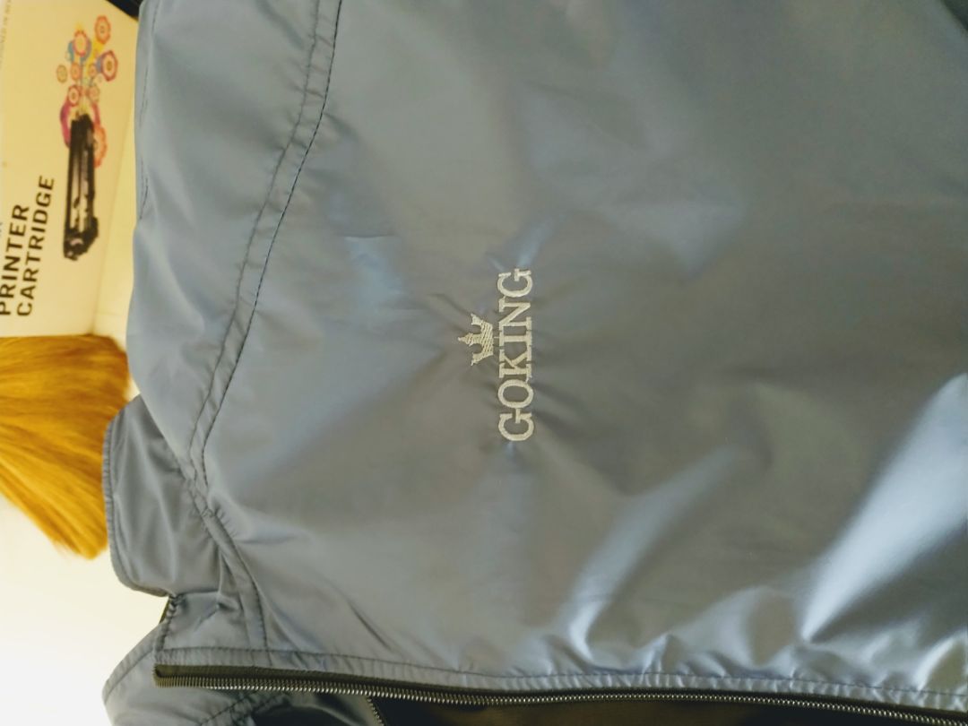 Giao hàng nhanh. Lớp ngoài mịn, đường chỉ may đẹp, ko có chỉ thừa. Shop ghi chú kỹ trên sản phẩm. Mới mua, chưa sử dụng nhưng ban đầu thấy hài lòng. Vote 5*.