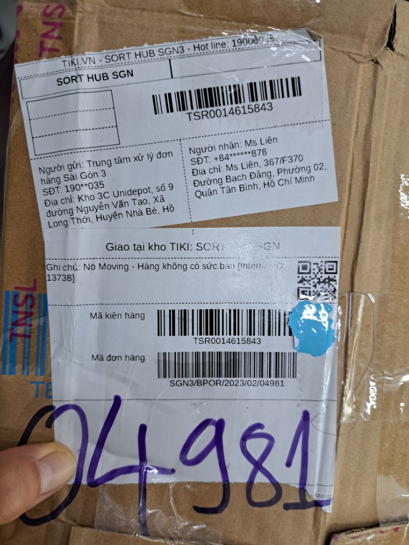 Mình mua giấy bãi bằng màu ngà, shop giao giấy trắng ,đóng gói bằng thùng, trên thùng có tem k phải tên mình, sao kỳ vậy shop, yêu cầu đổi lại gấp