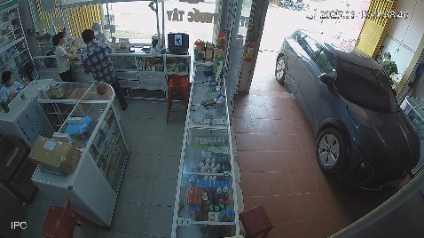 Bình bị bể 1 cái đóng gói sơ sài rất tệ