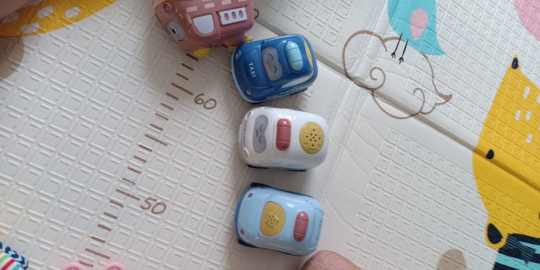 cơm cháy dày chứ không mỏng nhé... hủ 500g nhưng nhìn rất ít.... chưa dùng nên không biết ngon không... nếu ngon sẽ trở lại mua tiếp