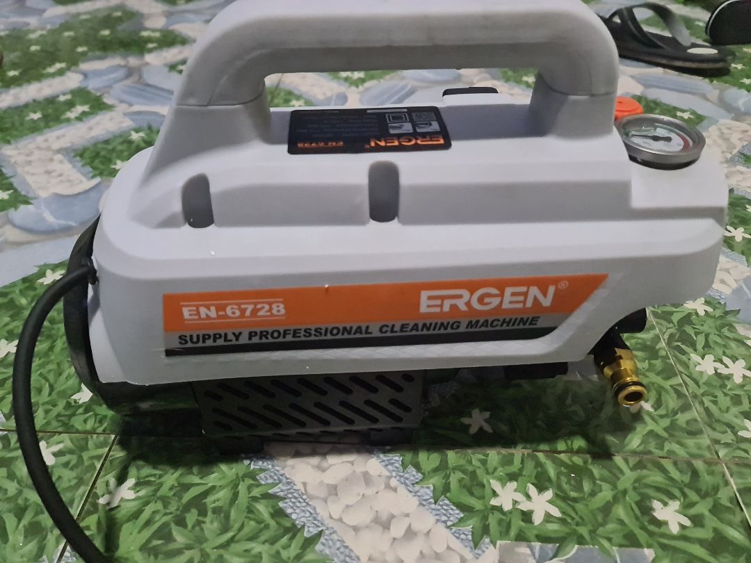 mới *** vs 3 cái xe nhà. máy độ ồn chấp nhận đc. máy khỏe. đến hiện tại chỉ duy nhất điểm trừ là cái nút giữ dây bị tụt.