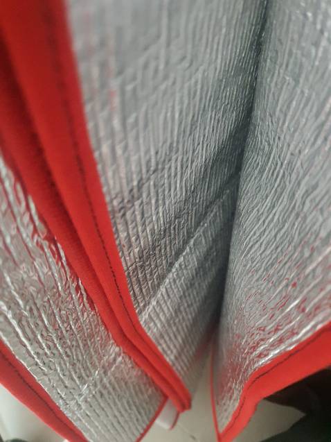 Hơi mỏng. Nhưng là bạc 2 mặt. Hình ảnh mang tc minh họa thôi nhé.