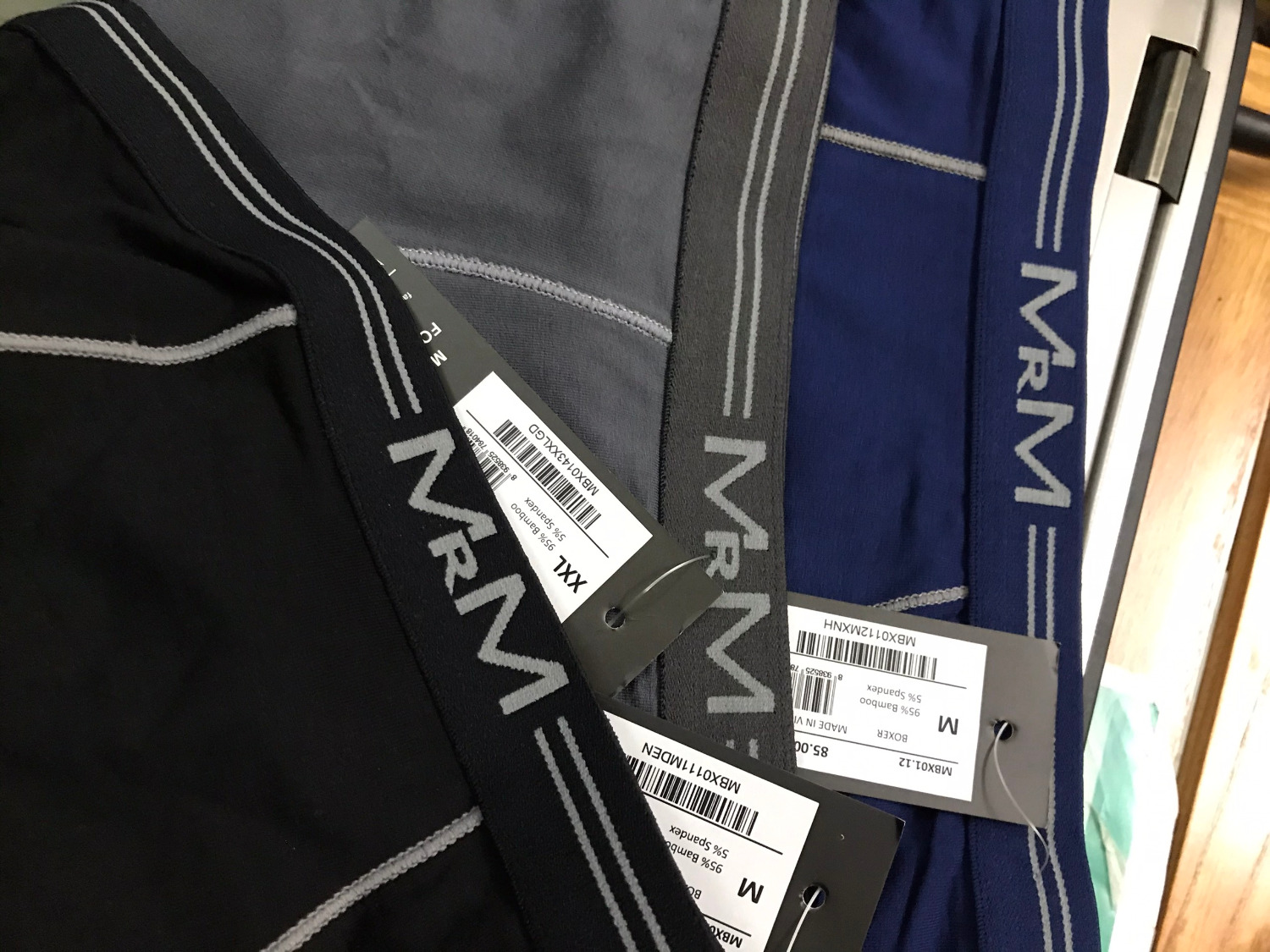 quần rất đẹp, vải sờ mềm, chun cạp to nên mặc không bị lằn, đường chỉ may khá tỉ mỉ và cẩn thận, sẽ còn mua thêm nữa