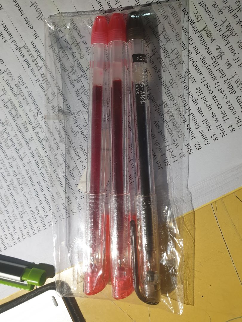 Hàng được bọc cẩn thận, bút viết mực rất êm, màu đẹp