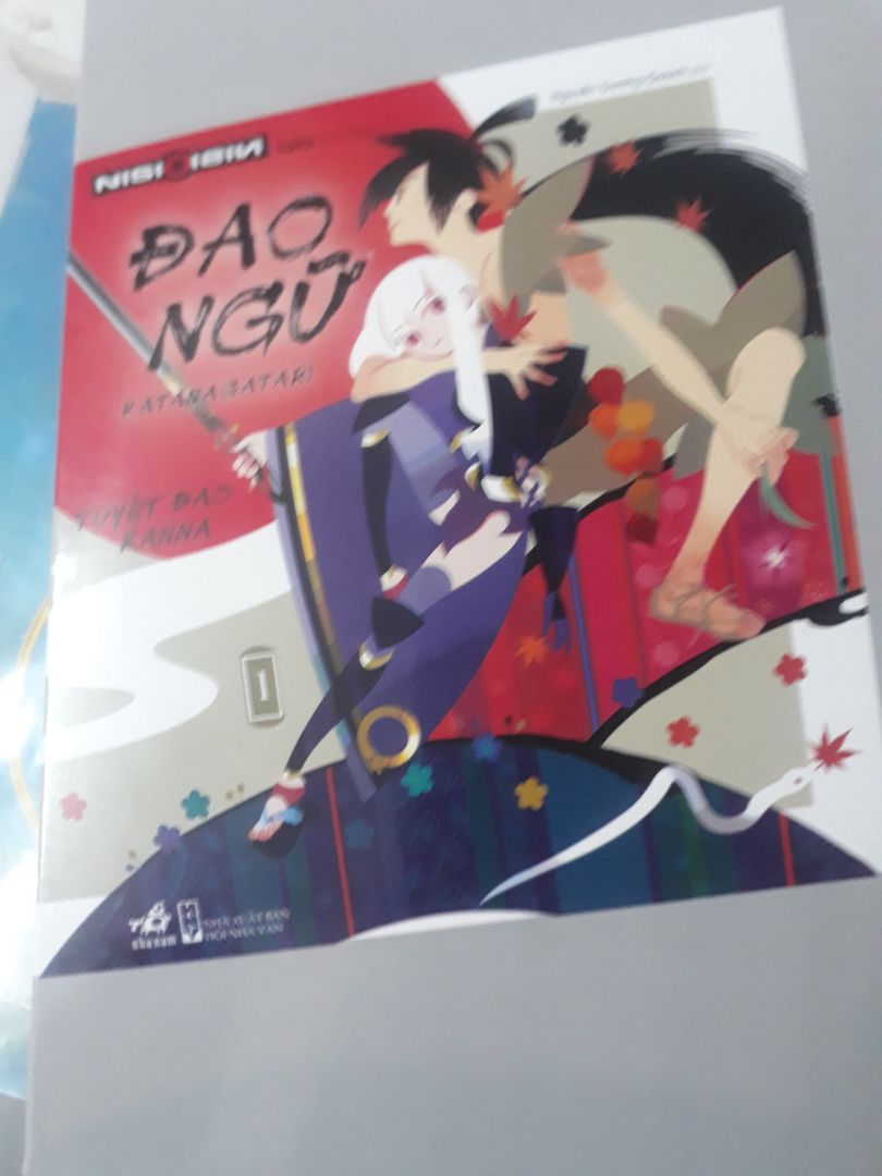 Sách đẹp, giao nhanh, shipper thân thiện. Của Nisio Isin thì hay khỏi bàn rồi :33