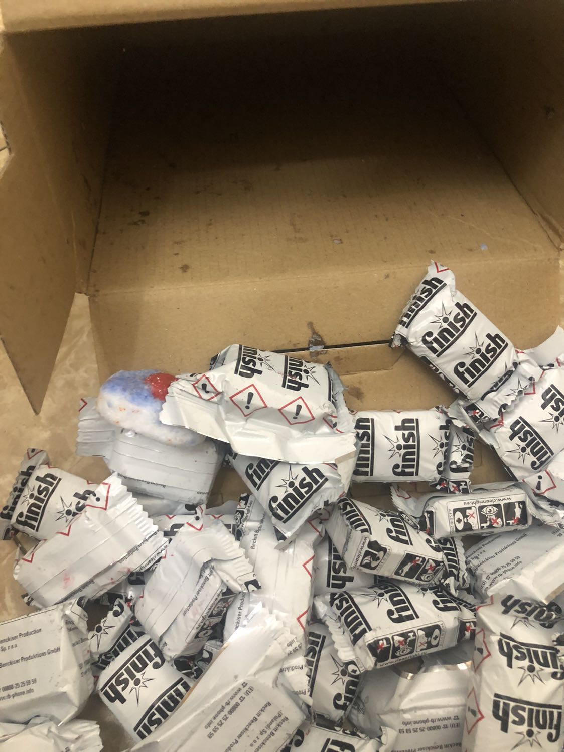 Sản phẩm rất tệ, bị trảy nước
Đề nghị đổi trả hàng