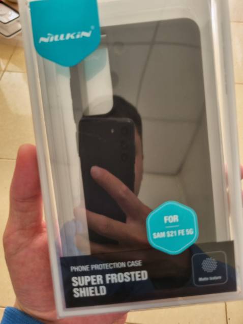 Đặt màu xanh rêu nhưng giao màu đen nhé shop, do mất nhiều thời gian nên không cần đổi trả