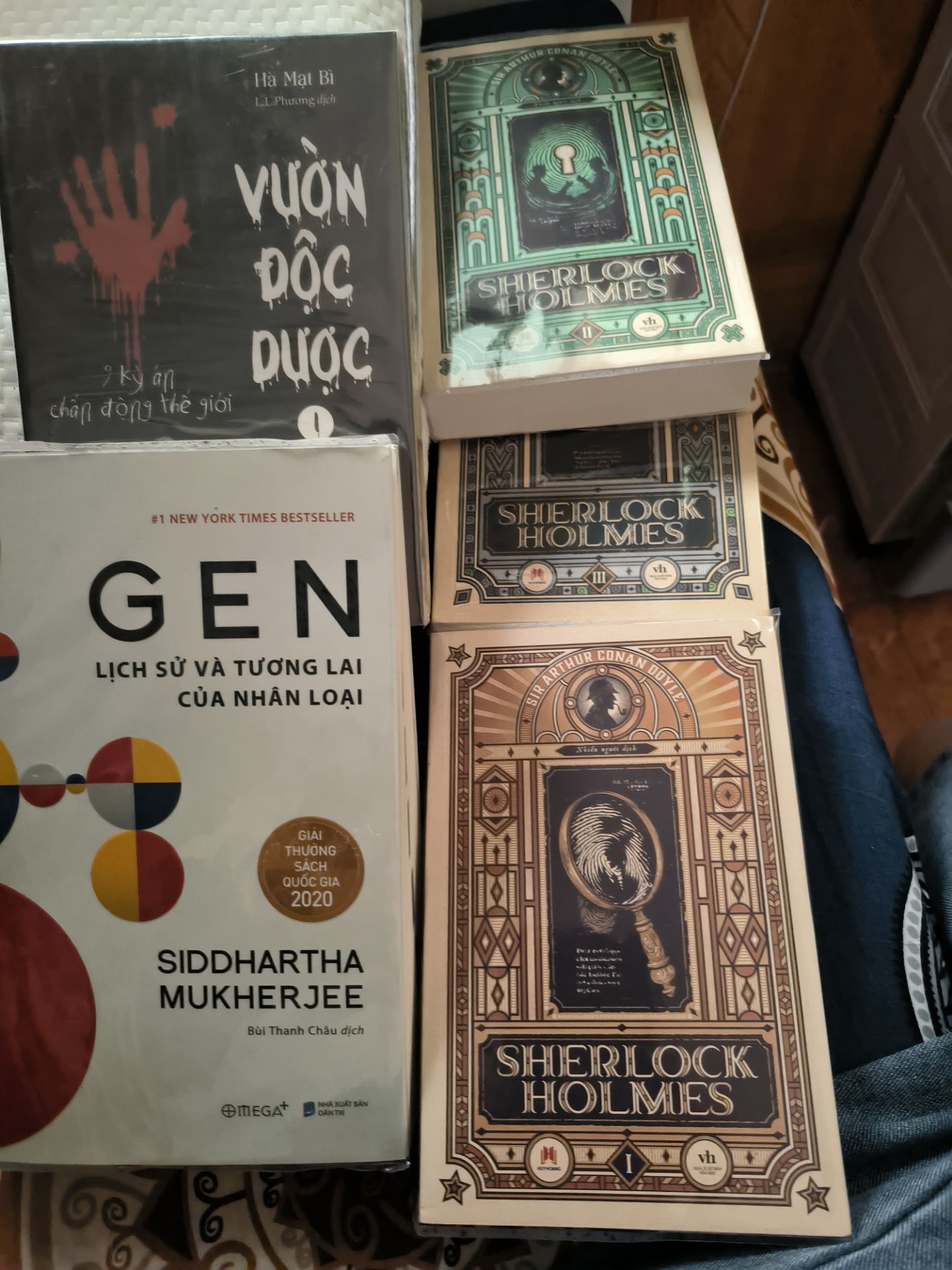 đọc rồi nhưng vẫn muốn sở hữu để đọc đầy đủ hơn. mình có bọc book mart, shipper giao hàng nhanh.