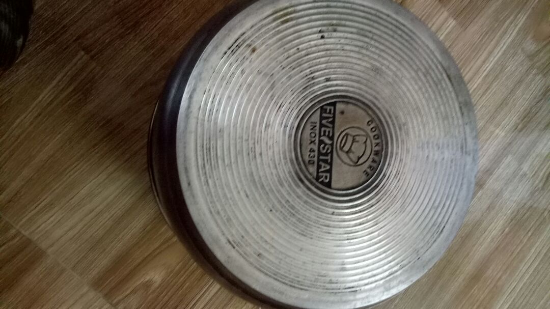 Shop giao hàng ko giống như hình hàng ko phải của chính hãng.shop coi noi cu của mình va noi mới giao va  hình ảnh của shop dang ban thì khac nhau toi muốn trả hàng