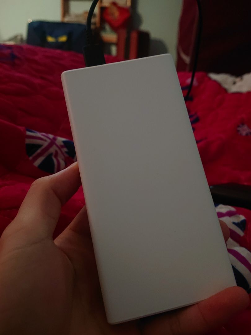 ưng. nhìn tối giản , sạch sẽ. nhựa nhám nhé. oke