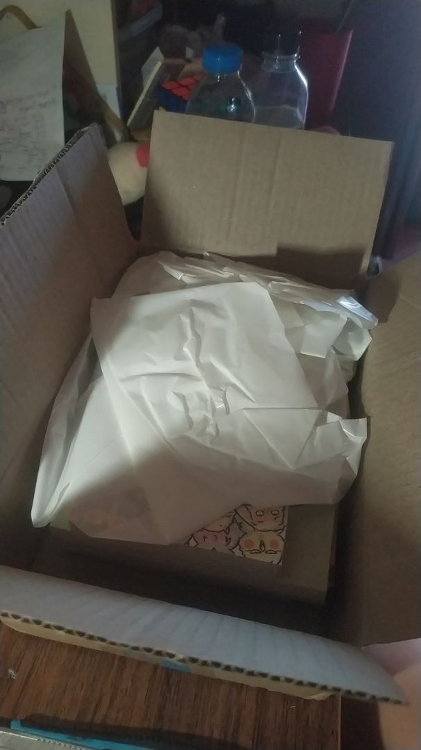 giao hàng nhanh . truyện có tranh ảnh cụ thể. giao bằng hộp .