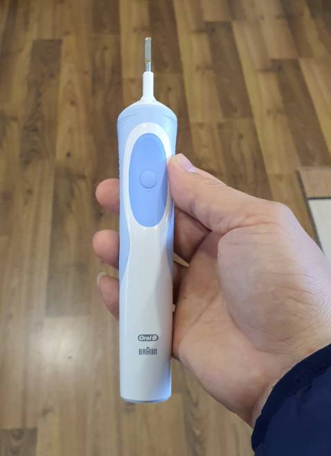 Nói chung là ưng bộ đầu này, cước mềm vừa phải, răng sạch kin kít. Chuẩn máy Oral B ko có gì phải phàn nàn. Đóng gói cẩn thận, giao hàng nhanh, Shop trả lời nhanh nhiệt tình, Giá cả phải chăng