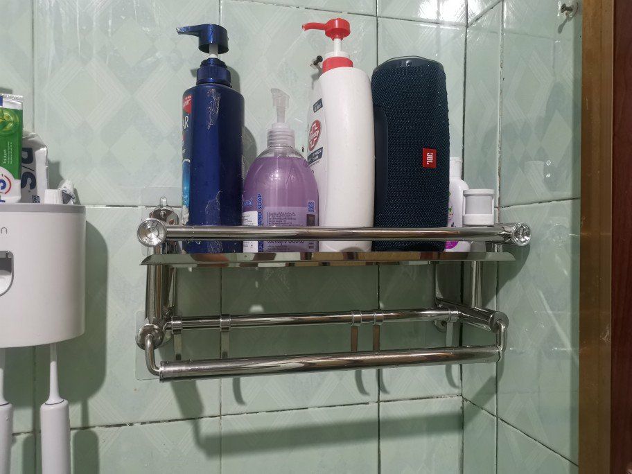 kệ chuẩn inox đã thử với nam châm không dính
kệ inox ống rất chắc chắn đóng gói cẩn thận
đầy đủ phụ kiện dán tường và khoan tường
phù hợp nhà gạch men không cần khoan tường. 
mình mua 2 cái cho 2 phòng wc rất ưng gọn gàng găn lắp. nhìn nhà tắm sang chảnh hẳn