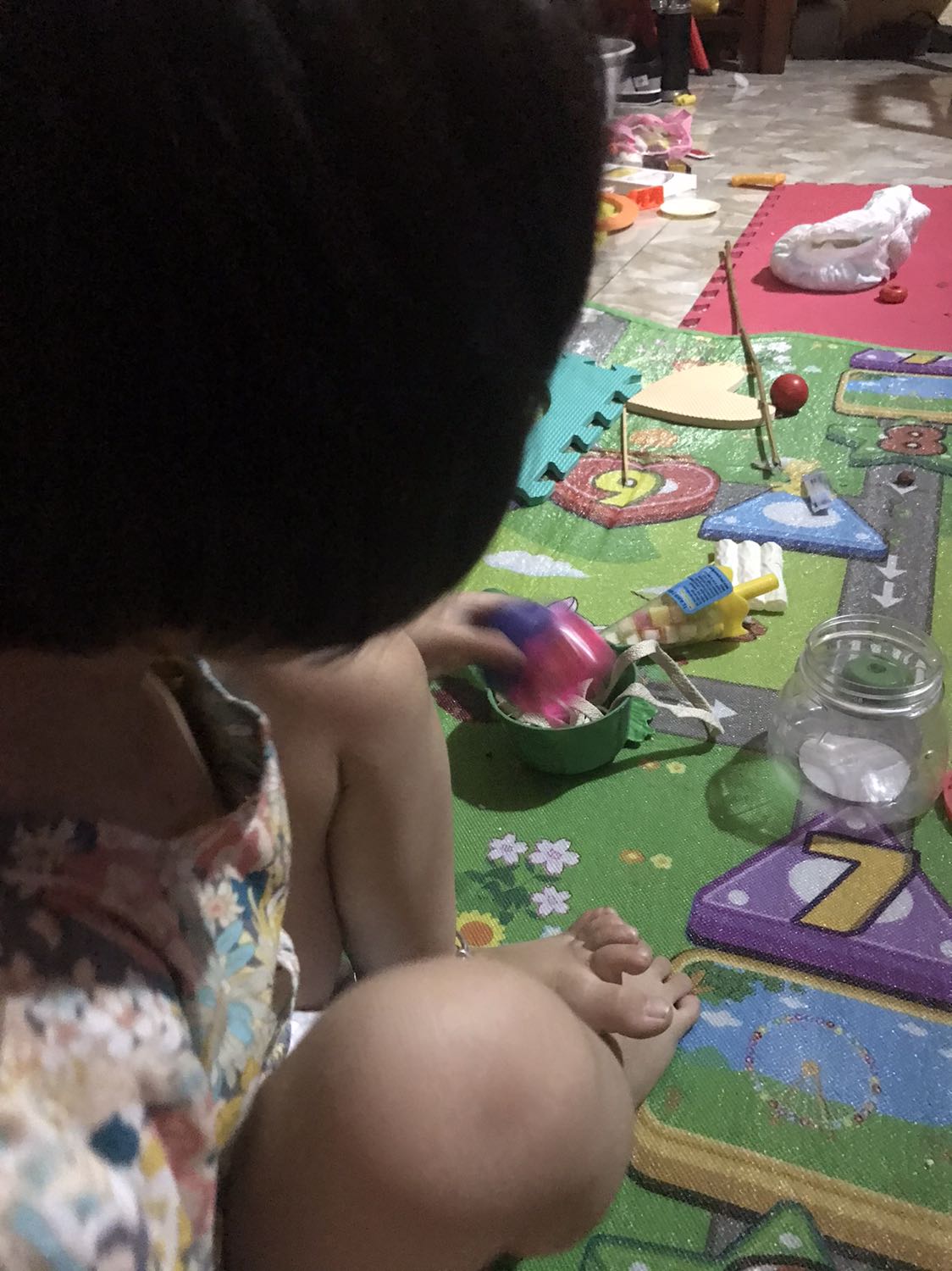 Thảm trải cho bé chơi nhìn cũng được. 
Ok Sop!