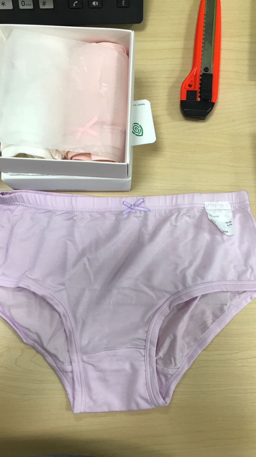 Tôi mua set đùi sao lại giao thế này, shop vui lòng đổi lại hàng sớm nhé, và có thể đổi size 140 Tôi mua set đùi sao lại giao thế này, shop vui lòng đổi lại hàng sớm nhé, và có thể đổi size 140