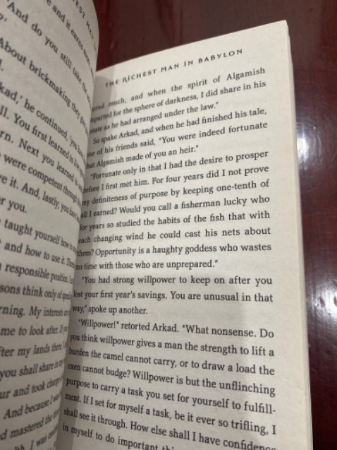 Nhận sách liền sau 1 ngày đặt, sách giao đóng gói cẩn thận, mới tinh. Sách nhẹ , chữ vừa dễ đọc.