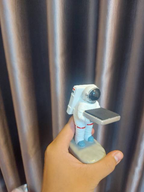 hình thù đẹp nhỏ gọn
ship bao nhanh
giá đỡ đồng hồ tiện lợi cho việc trang trí và decor làm việc
cho shop 5 sao