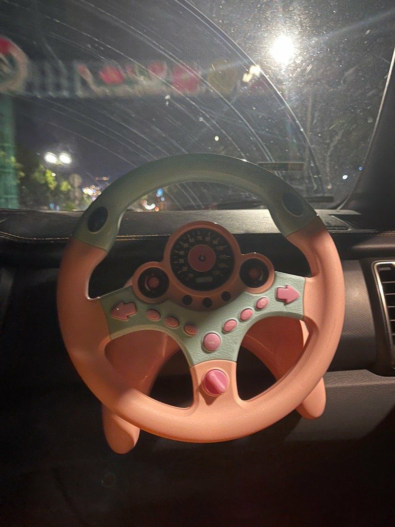 Vô lăng đẹp , chắc chắn xịn xò, hít rất chắc, bé mình rất thích 👍🏻 Vô lăng đẹp , chắc chắn xịn xò, hít rất chắc, bé mình rất thích 👍🏻