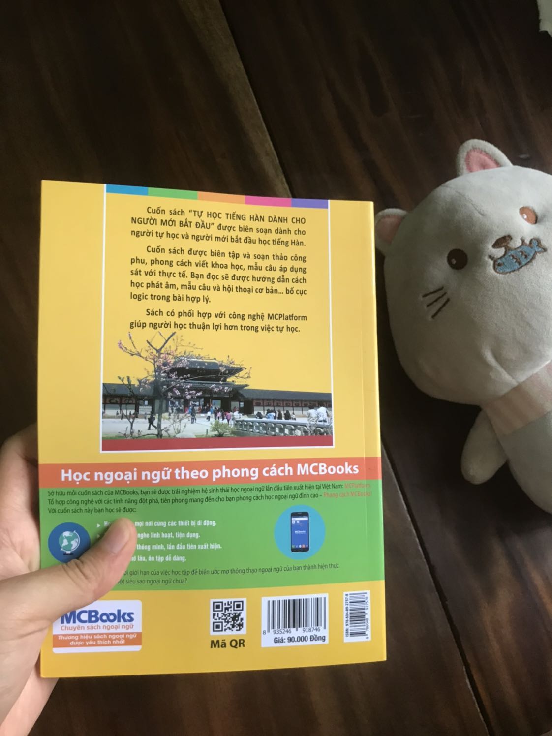 Sách hay, cỡ chữ vừa phải dễ đọc, dễ học.