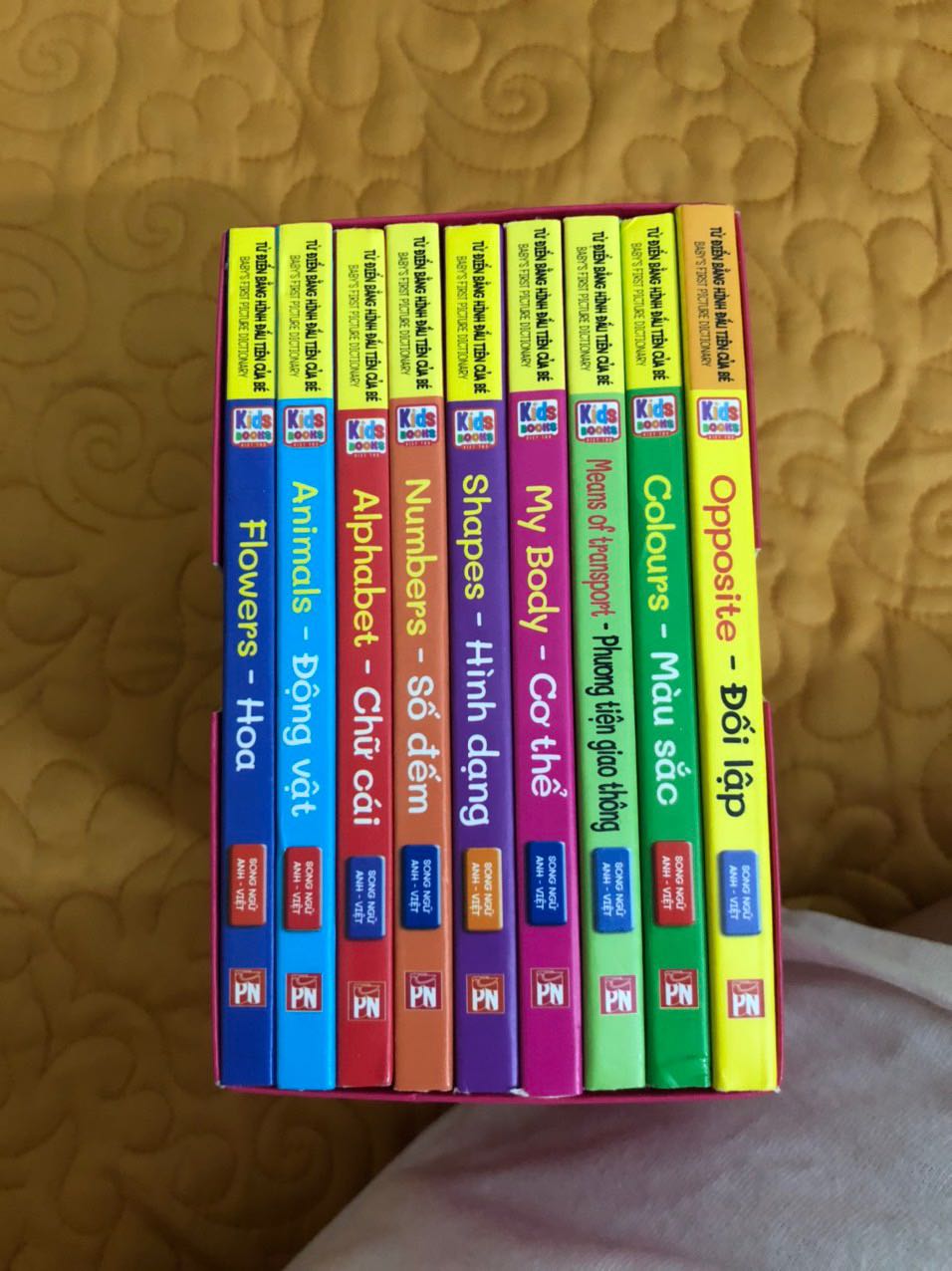 Sách đẹp, hơi tiếc vì shop giao thiếu 1 quyển, để lần sau bù vậy