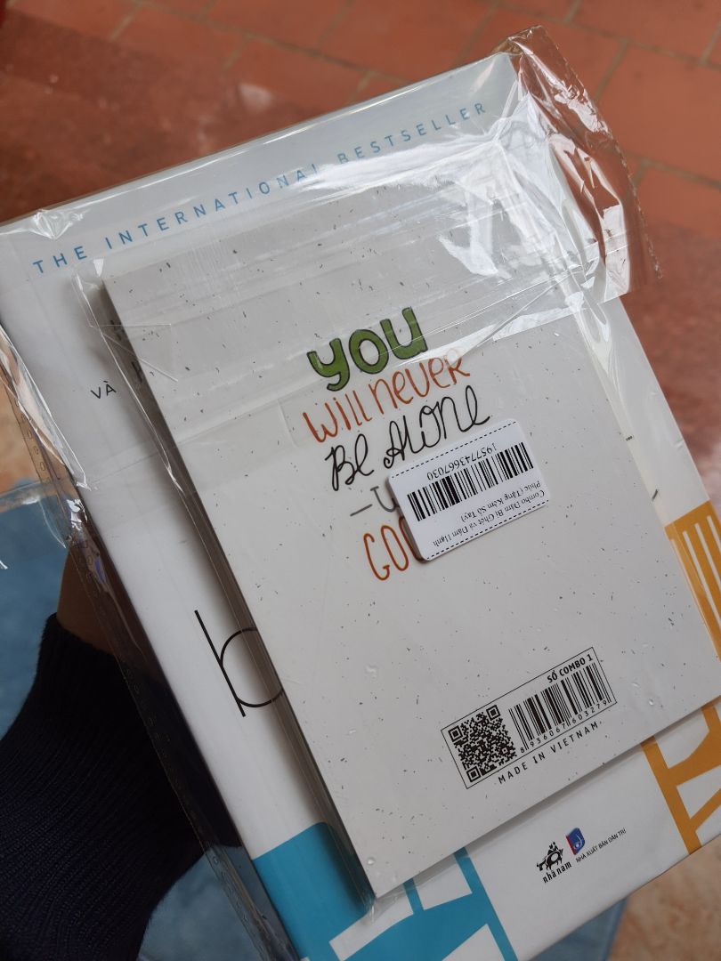 được bọc cẩn thận và được tặng kèm sổ tay như mô tả ?? nói chung là ưng ý