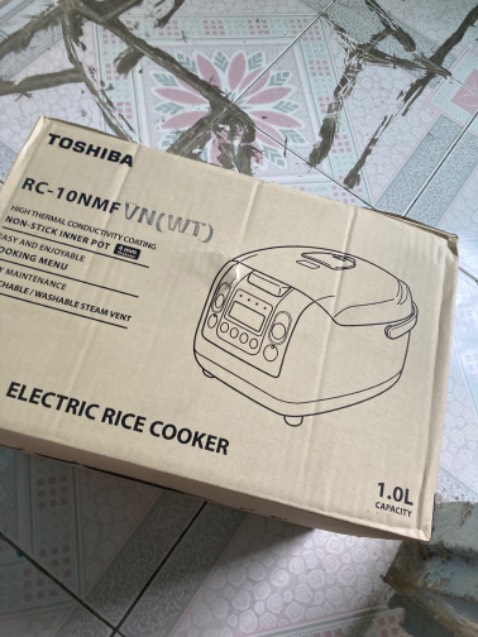 Nồi cơm điện Toshiba này nấu cơm ngon đấy.
Hàng giao nhanh, đúng hẹn, chất lượng đúng.
Đóng gói rất cẩn thận, đầy đủ phụ kiện đi kèm.
Cảm ơn Tiki nhé.