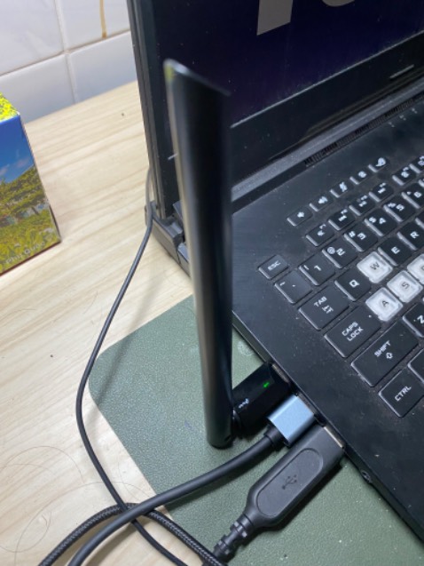 Sản phẩm ngon lành, cắm vào nhận ngay trên windows 10, không cần phải cài thêm driver để nhận thiết bi, *** thử thấy tốc độ thu phát nhanh, ổn định. Hàng đóng gói cẩn thận. Hài lòng với sản phẩm.