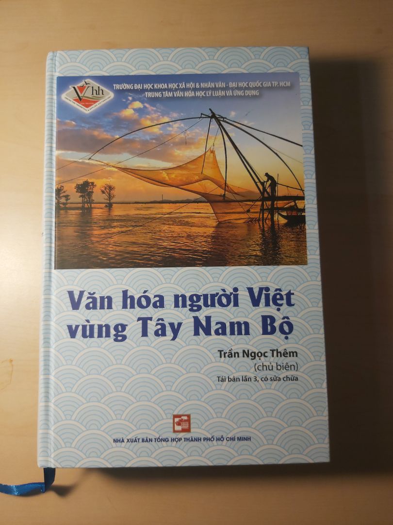 Sách được ghi thông tin là bìa mềm, nhận hàng thì sách là bìa cứng.