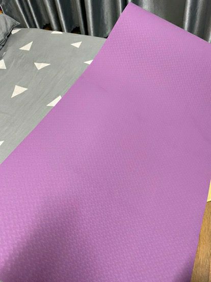 màu tím đẹp quá. thảm dày dặn. bền. chống đc trơn trượt. mềm tập yoga rất là thích. tang shop 5 sao màu tím đẹp quá. thảm dày dặn. bền. chống đc trơn trượt. mềm tập yoga rất là thích. tang shop 5 sao