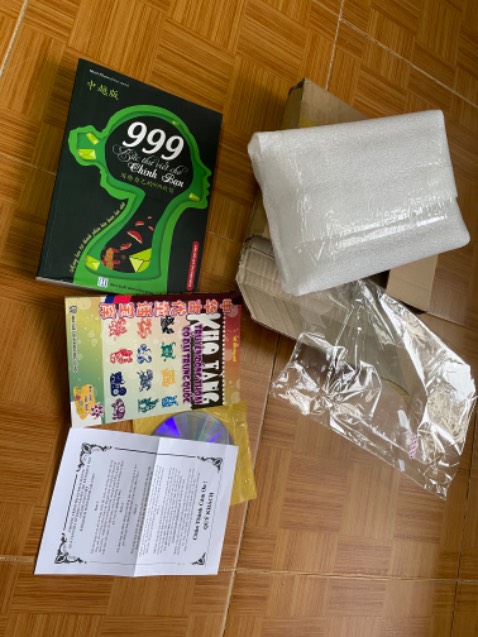 Shop đóng gói cẩn thận, chăm sóc khách hàng tốt, mình mua combo 2 cuốn có giá tốt còn được tặng thêm quà, ban đầu shop gửi thiếu 1 cuốn nhưng đã gửi bù rất nhanh chóng, cả 2 sách đều có file mp3 đầy đủ