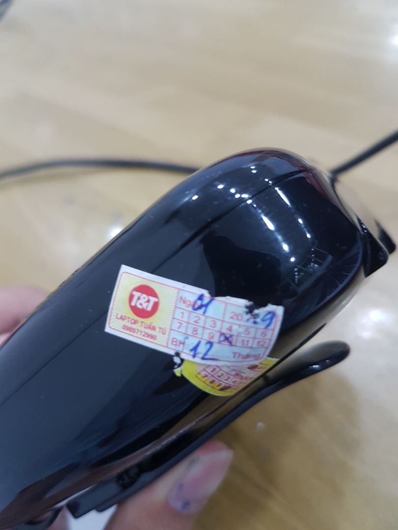 đợt mua 800K. xài 1 tháng + gửi bảo hành 1 tháng + xài chưa được 1 tháng + 3 tháng dịch ko xài  thì máy hư (đủ 6 tháng)
Vậy là hết bảo hành, Tiki đá sang shop, gọi shop thì bảo hết bảo hành, ko hỗ trợ sửa
Cuối cùng 800K xài chưa được 2 tháng,giờ vứt sọt rác
Thất vọng với shop Tuấn Tú, thất vọng với TIKI