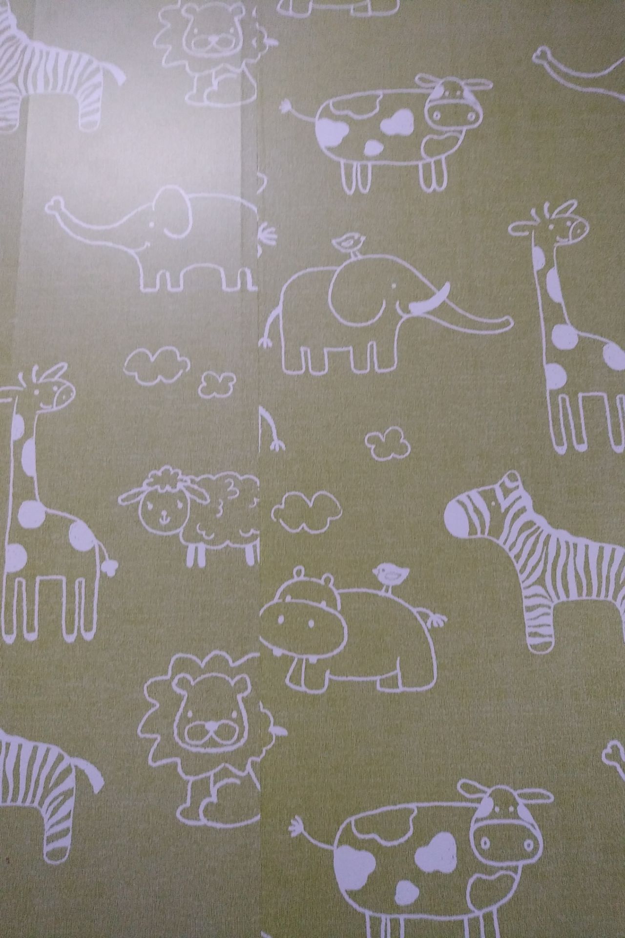 Chất lượng tốt , dễ thao tác, dày, keo bám dính cao.