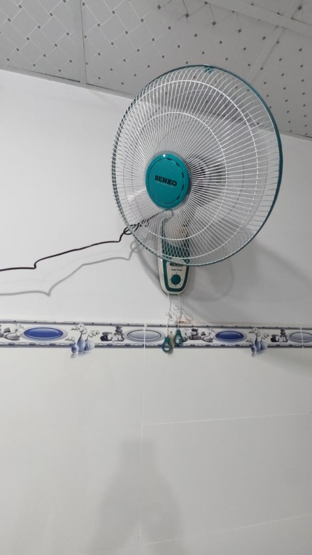 Shop đóng gói rất cẩn thận, giao hàng rất nhanh, sản phẩm phù hợp với giá tiền. Mẫu mã đẹp, quạt mới nên rất êm. Shop đóng gói rất cẩn thận, giao hàng rất nhanh, sản phẩm phù hợp với giá tiền. Mẫu mã đẹp, quạt mới nên rất êm.