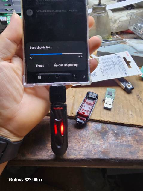 Chuẩn 3.0 tốc độ đọc và ghi nhanh. Giao hàng nhanh. Độ hoàn thiện chi tiết tốt. Tiếc là usb ko có đèn báo nên lại phải bỏ ra độ thêm