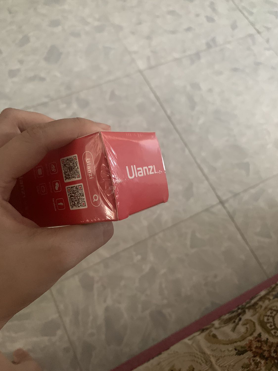 Sản phẩm tốt trong tầm giá, tôi hài lòng sau khi mua hàng. Giao hàng nhanh và đóng gói cẩn thận. Tôi chia sẻ thêm hình ảnh cho mọi người tham khảo khi mua hàng nhé. Tôi sẽ mua lại lần nữa của shop nếu cần thêm.