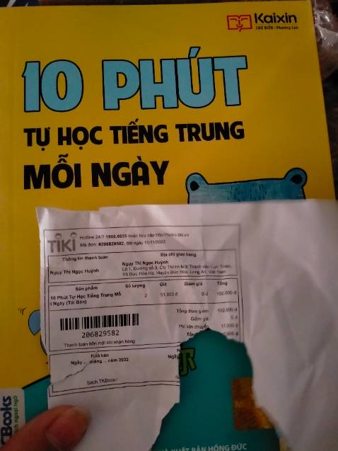 Mình đặt 2 cuốn mà shop chỉ giao 1 cuốn mà tiền của mình cũng mất luôn...