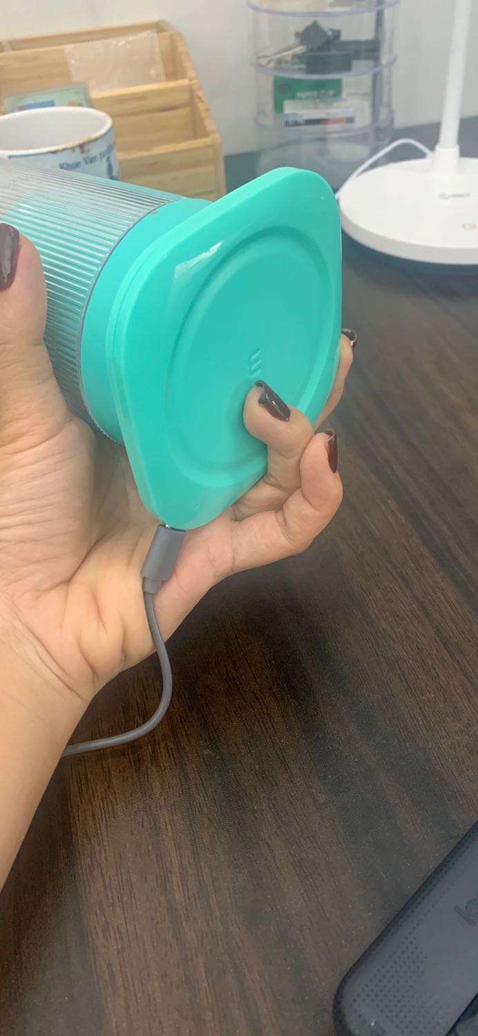 Sản phẩm đẹp , được shop hướng dẫn tận tình. Lần trước mua nhưng trả lại vì không biết cách sạc. Chất lượng dịch vụ tốt.