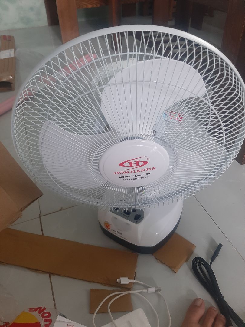 quạt y hình.có 3 chế độ