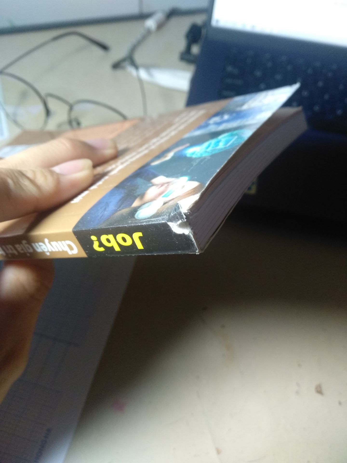 thất vọng khi bỏ tiền ra mà nhân đc quyển sách cũ như này