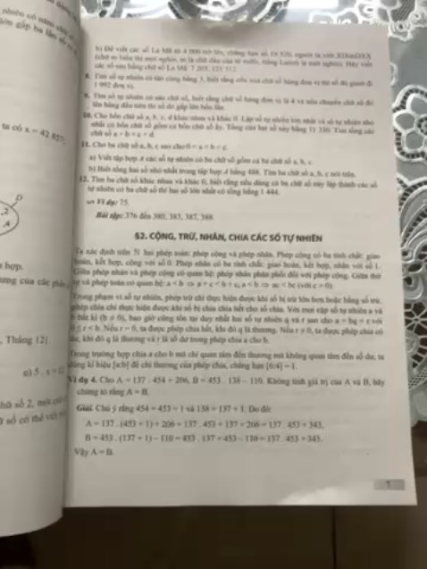 Chất lượng giấy kém. Giấy mềm. Mỏng. 
Ko nghĩ mia tiki lại được hàng này. Biết thế này thì mua *** được giá rẻ+ free ship.
